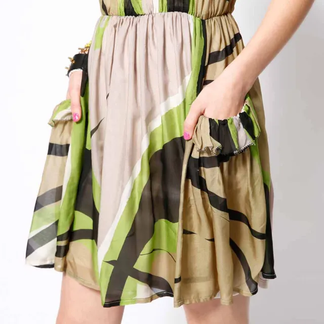 【ICHE 衣哲】波浪細摺幾何印花造型洋裝