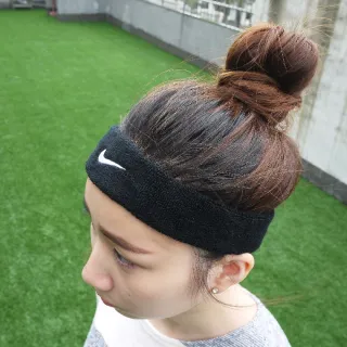【NIKE 耐吉】頭帶 Swoosh HeadBand 男女款 髮帶 運動 吸汗 毛巾布 百搭 黑 白(NNN0701-0OS)