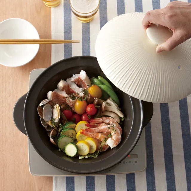【MIYAWO日本宮尾】IH系列6.5號耐溫差陶土湯鍋1.1L-經典雛菊(IH爐可用鍋THM23-610)