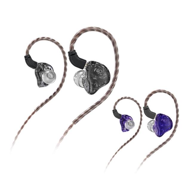 飛躍升級更出眾的FiiO FH1s，搭載樓氏33518動鐵單元與13.6mm超大動圈單元，提供震撼低音與三頻均衡表現。低頻寬鬆淳厚、中高頻清亮通透、人聲飽滿高解析。採用0.78mm雙針可換線設計、高純度單晶銅線材，符合耳廓的舒適繞耳型配戴，獲得Hi-Res Audio認證，是HiFi發燒友的理想選擇。
