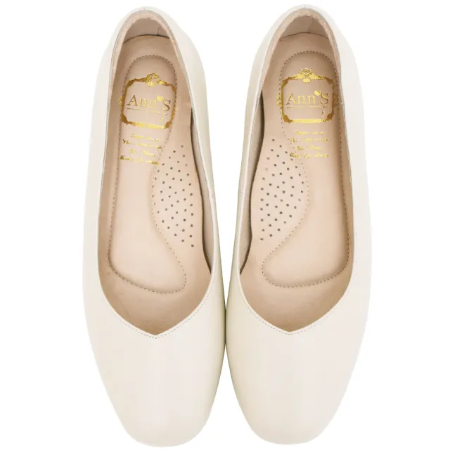 【Ann’S】奶奶鞋-V型小羊皮真皮方頭平底鞋(米白)
