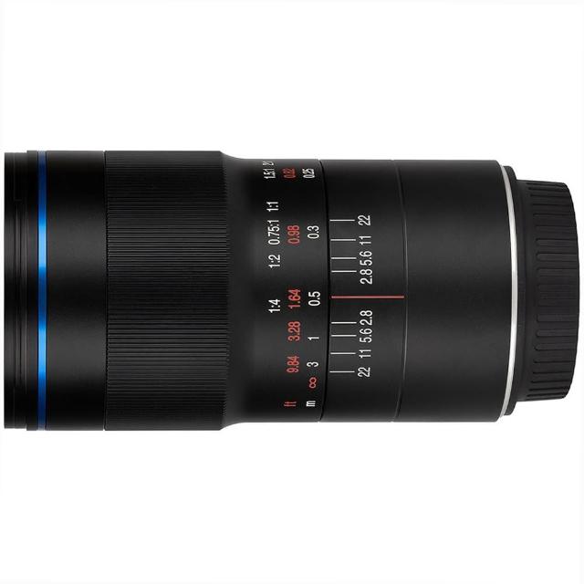 Laowa 老蛙 100mm F/2.8 CA-Dreamer Macro 2x 微距鏡頭，專為微距攝影設計，提供高達 2x 自然放大倍率，捕捉細膩細節。採用 10 組 12 片光學結構，包含 2 片 ED 低色散鏡片，確保銳利影像與出色色彩還原。F2.8 大光圈適合低光環境，最近對焦距離僅 24.7cm，視角 24.4° 完美適用於人像與微距拍攝。支援多款接環如 Canon EF、Nikon F、Sony E、Canon RF、Nikon Z 與 L-MOUNT，手動對焦系統精準控制。鏡頭尺寸約 72mm x 125mm，重量僅 638g，便攜輕巧；67mm 濾鏡口徑，Nikon 7 片光圈葉片、Canon 9 片、Sony 13 片，恆定光圈至 F/22。附 36 個月保固，專業微距鏡頭首選！（注意：拆封後依消保法無法退換，非人為瑕疵不受限制）