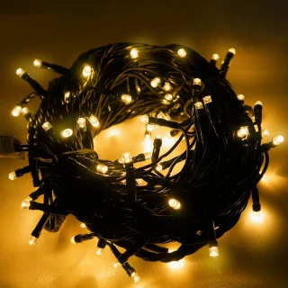 【摩達客】100燈LED燈串聖誕燈-暖白光黑線(附控制器跳機 高亮度又省電)