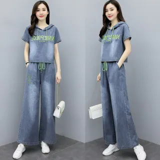 【艾美時尚】中大尺碼女裝 兩件式丹寧字母印花休閒連帽牛仔寬褲套裝。S-3XL(3色.預購)