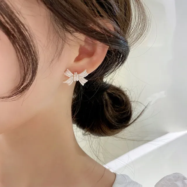 【Emi 艾迷】韓系浪漫喻意蝴蝶結滾邊珍珠垂墜925銀針耳環