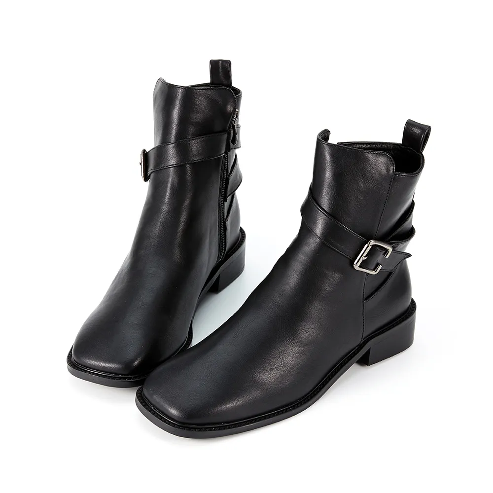 【HERLS】短靴-釦環踝帶造型方頭皮革短靴(黑色)