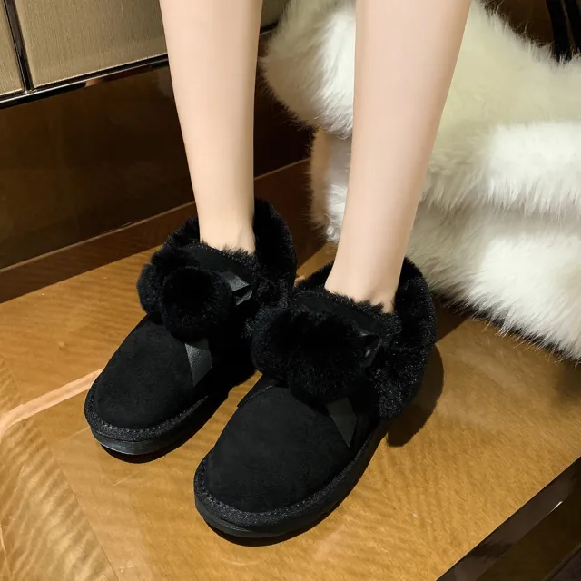 【38.6°C】平底雪靴 短筒雪靴/可愛小雪球造型毛絨短筒雪靴(黑)