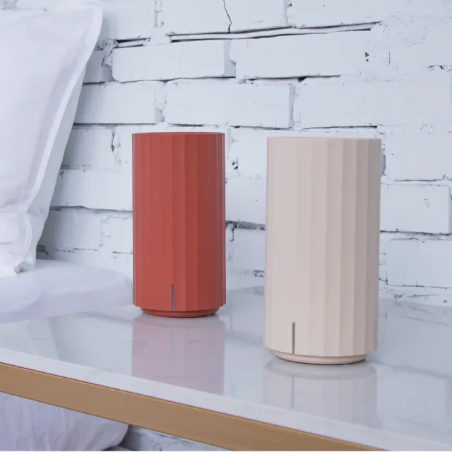 【Roommi】2公升輕量除濕機+Ljus香氛水氧機(RMDH01+RMAD01)