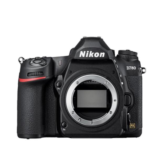 Nikon 尼康 D780 是全片幅單眼相機，搭載 24.5MP CMOS 影像感應器，提供出色畫質與低噪點表現。3.2吋後掀式可觸控螢幕，ISO 最高 51200，支援 1/8000 秒最快快門與眼平五稜鏡觀景窗 (視野率 100%)。內建 WiFi、藍芽、HDMI 及熱靴，多媒體功能豐富。機身尺寸約 143.5 x 115.5 x 76 mm，重量約 755g，儲存 SD/SDHC/SDXC 卡。平行輸入來源，12 個月保固，BSMI 許可 D33B24。適合攝影愛好者與專業人士，捕捉高品質影像。