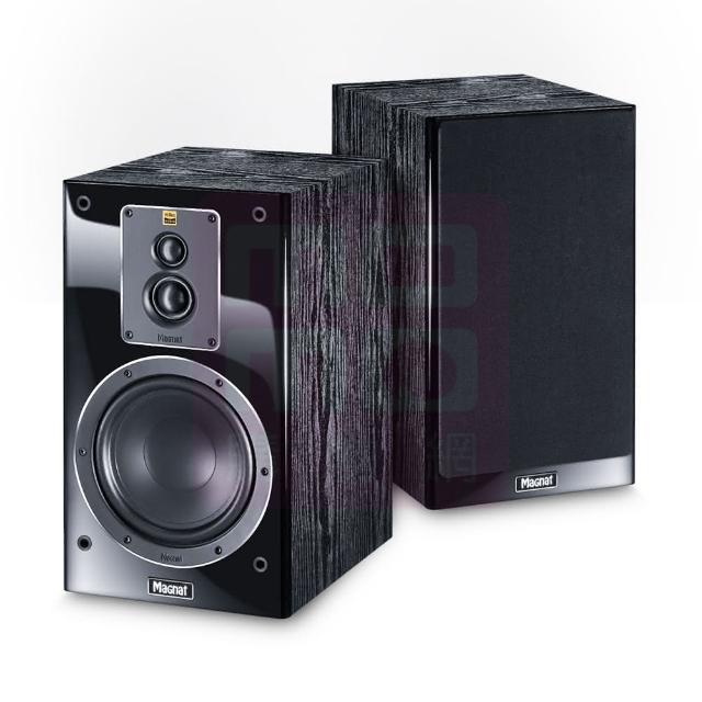 Magnat Signature 503 Magnat Signature 503 是一款德國製造的高階書架喇叭,專為中置喇叭系統設計,確保與中音訊段完美銜接。採用 Hi-Res 認證技術,提供出色的高頻再現能力,帶來清晰、細膩且動人的音質表現。適合追求頂級音響享受的使用者,體驗德國工藝的精緻與專業。