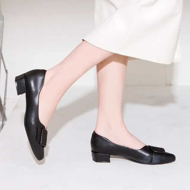 【FAIR LADY】芯太軟 帶釦裝飾尖頭低跟鞋(黑、602427)
