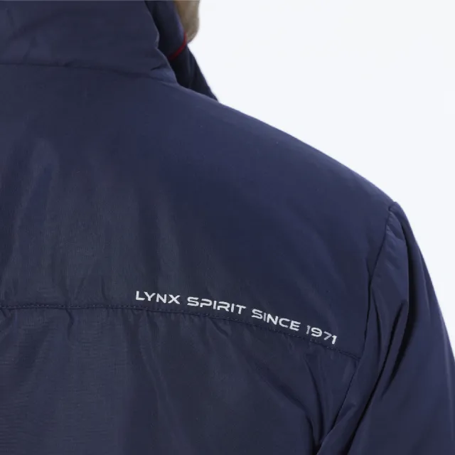 【Lynx Golf】男款保暖防風鋪棉兩袖配色拉線設計胸袋款長袖立領外套(深藍色)