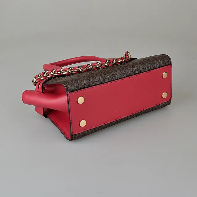 【Michael Kors】MICHAEL KORS CARMEN金字LOGO鏈帶設計印花PVC拼接牛皮釦式手提斜背包(迷你/深咖啡x莓紅)