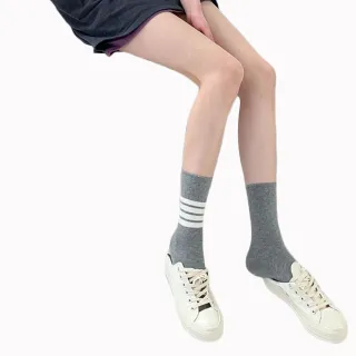 【OT SHOP】女款棉質日系學院風素色不對稱條紋中筒襪 M1130(春夏潮流配件 條紋襪 休閒風 襪子)
