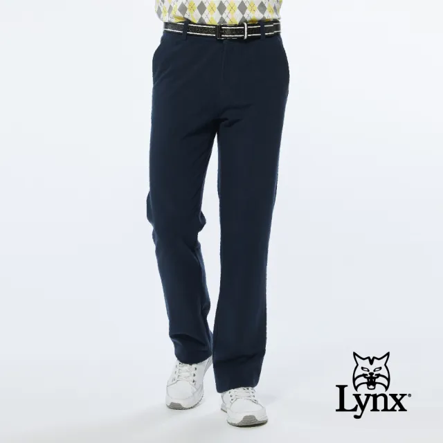 【Lynx Golf】男款日本進口類燈芯絨布料後袋配色織帶設計平口基本版休閒長褲(深藍色)