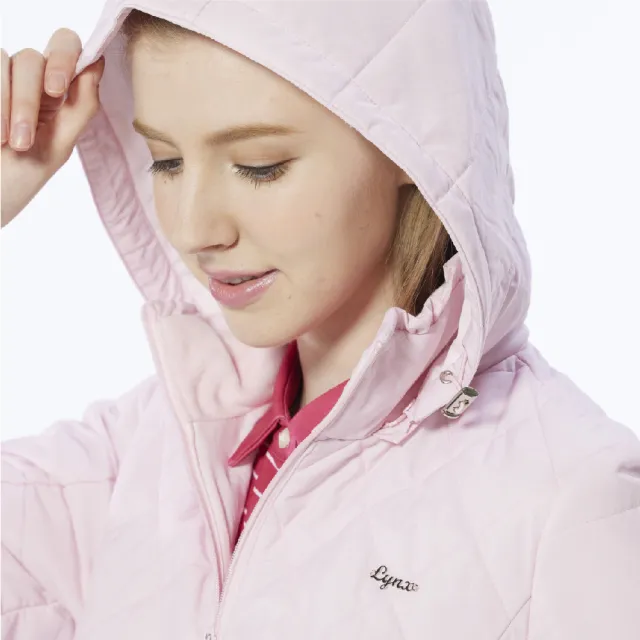 【Lynx Golf】女款吸濕排汗鋪棉保暖素面菱格壓線LOGO鐵牌長袖連帽外套(粉色)