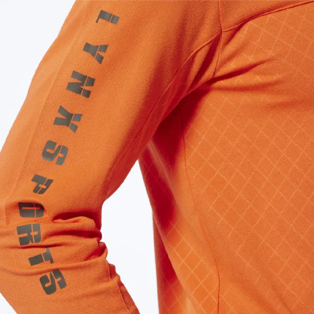 【Lynx Golf】男款網眼材質內刷毛菱格壓紋樣右臂Lynx字樣造型長袖立領POLO衫/高爾夫球衫(橘色)