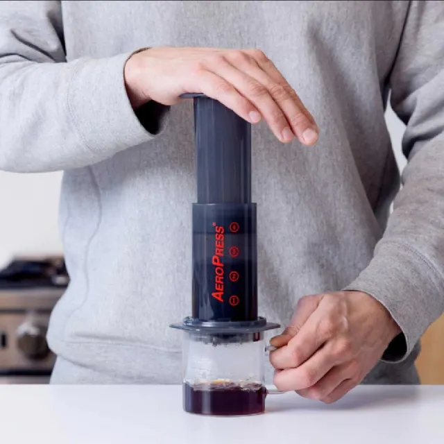 【AEROPRESS】Aeropress 美國愛樂壓(美國製 2023新包裝 紅字)