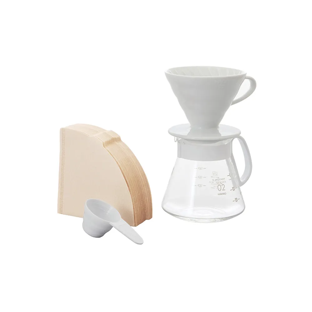 【HARIO】XVDD-3012 白色陶瓷濾杯咖啡壺組(禮盒裝 含濾杯、下壺、豆勺、濾紙100入)