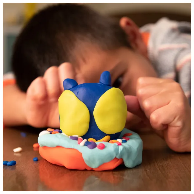 【PLAYDOH 培樂多】廚房系列-製麵料理機新版 附5罐安全無毒黏土 E7776(幼兒/ 兒童玩具、益智玩具、創意DIY)