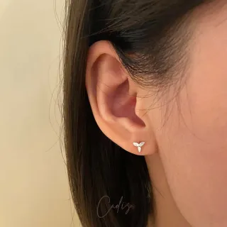 【CADIS 肯蒂斯】棉花葉紋耳環｜純銀(日常小貼耳 SIA92B6)