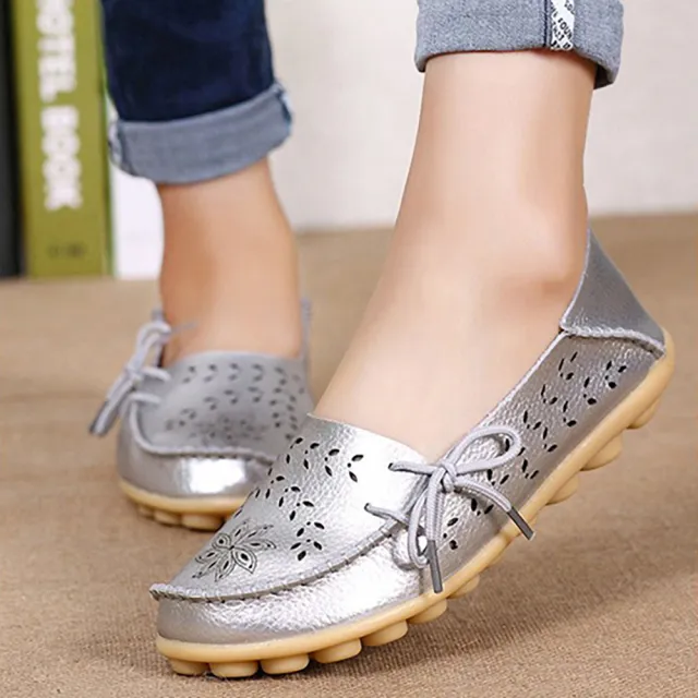 【LOVE FOOT 樂芙】真皮休閒鞋 縷空休閒鞋/個性縷空光雕刻花透氣兩穿法真皮豆豆休閒鞋(銀)
