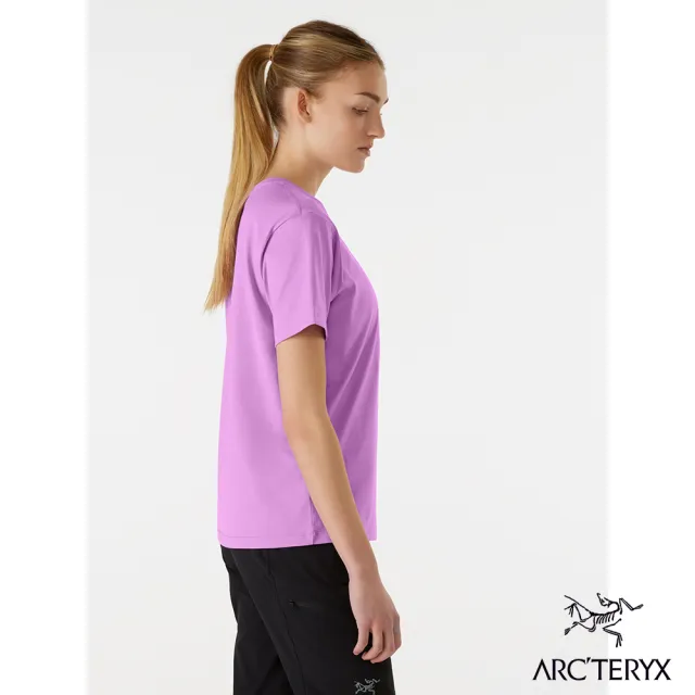 【Arcteryx 始祖鳥官方直營】女 LOGO 短袖 休閒 Tee(梅爾紫)