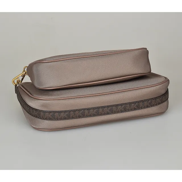 【Michael Kors】MICHAEL KORS JET SET金字LOGO尼龍拉鍊4合1斜背子母包(沙丘褐x深褐)