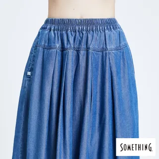 【SOMETHING】女裝 NEO FIT休閒打摺牛仔長裙(漂淺藍)