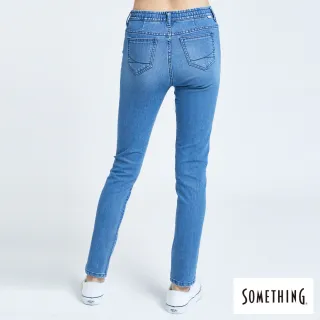 【SOMETHING】女裝 內腰鬆緊帶合身窄直筒牛仔褲(石洗藍)