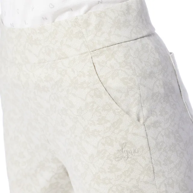 【Lynx Golf】女款日本布料彈性舒適蕾絲印花內搭設計窄管九分褲(卡其色)