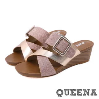 【QUEENA】坡跟拖鞋 交叉拖鞋 一字拖鞋/閃耀金蔥亮絲交叉一字皮帶釦飾造型坡跟拖鞋(粉)