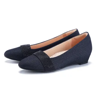 【MAGY】燙鑽布面楔型低跟鞋(深藍)