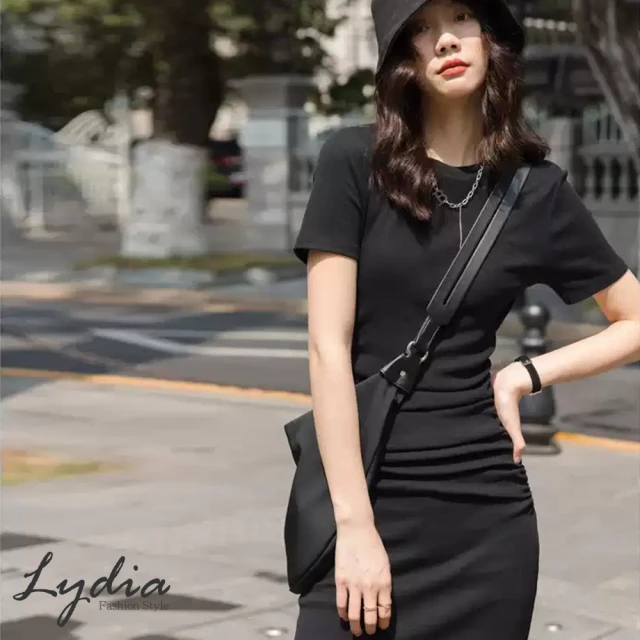 Lydia 現貨 連身洋裝 短袖洋裝 休閒時尚抓皺收腰修身洋裝(黑 M.L.XL)