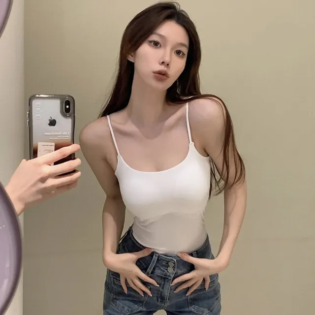 【D.studio】韓版無痕冰絲細肩背心 V278(帶胸墊免穿內衣 上衣 小可愛 女裝 衣服)