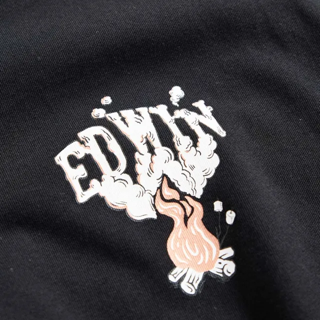 【EDWIN】男裝 露營系列 篝火印花長袖T恤(黑色)