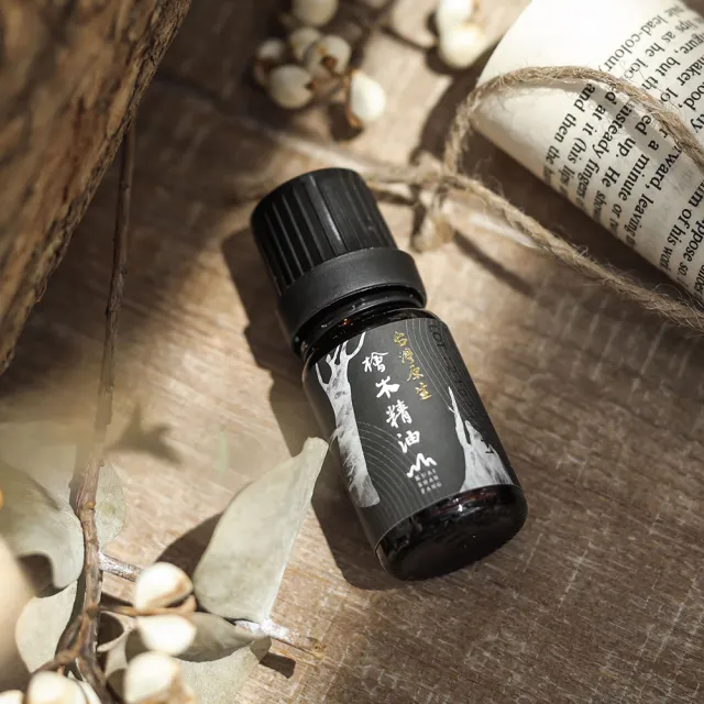 【檜山坊】檜木精油10ml+5ml組合(頂級台灣扁柏檜木 屬於台灣的味道)