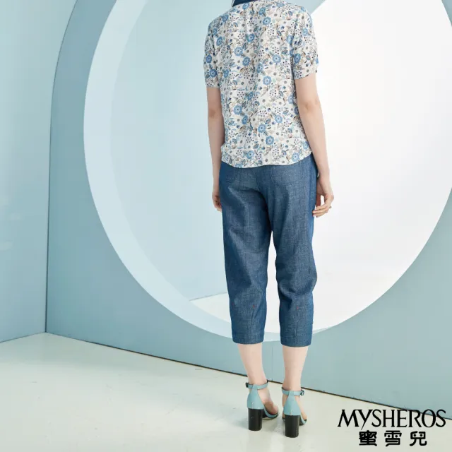 【MYSHEROS 蜜雪兒】純棉牛仔褲 前釦拉鍊後鬆緊 造型釦大口袋設計(藍)