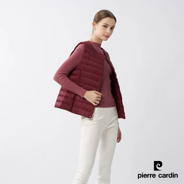 【pierre cardin 皮爾卡登】網路獨家 女款 無印簡約風兩穿圓領V領羽絨背心-酒紅色(8235371-78)