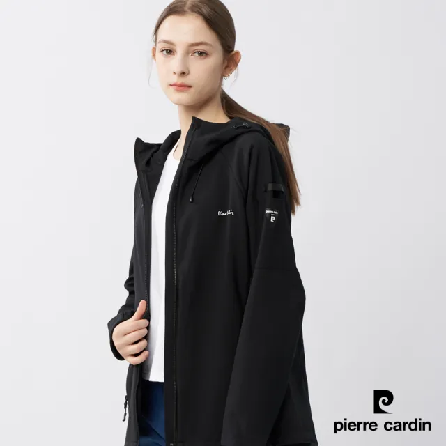 【pierre cardin 皮爾卡登】網路獨家 女款 防風防潑水彈性機能素色軟殼衣外套-黑色(8235793-99)