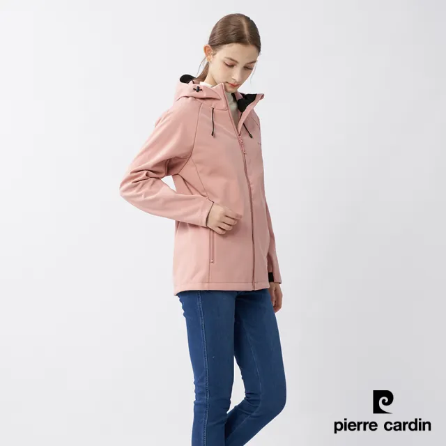 【pierre cardin 皮爾卡登】網路獨家 女款 防風防潑水彈性機能素色軟殼衣外套-粉色(8235793-62)