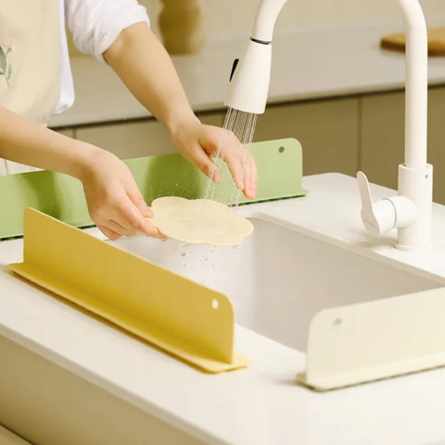 【Dagebeno荷生活】矽膠材質吸盤式好拆好洗擋水板 廚房流理台水槽防濺水板(1入)