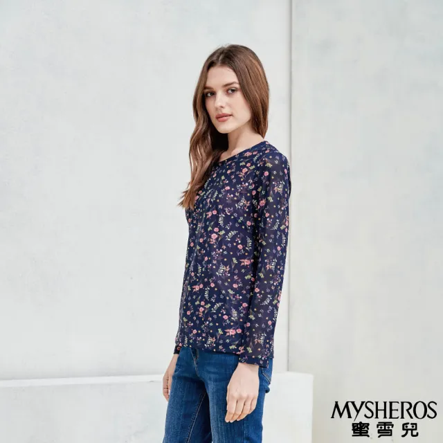 【MYSHEROS 蜜雪兒】透氣造型上衣 滿版印花 微透膚舒適面料(深藍)