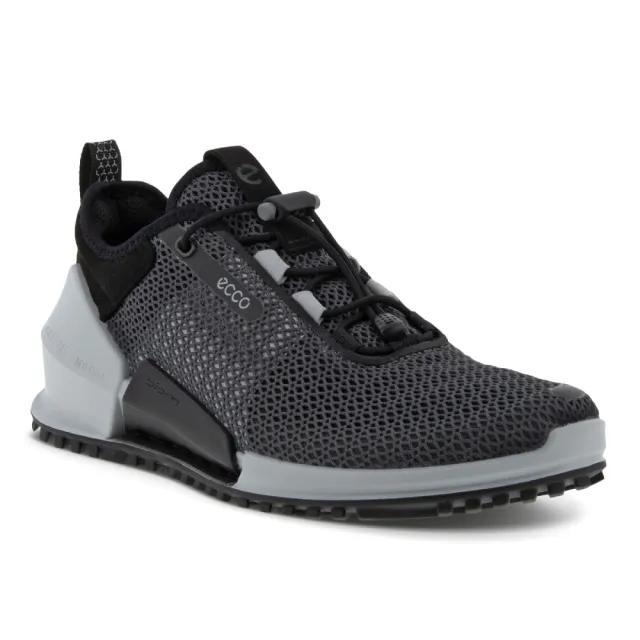 【ecco】BIOM 2.0 W 健步透氣織物極速戶外運動鞋 女鞋(磁石灰/黑色 80067351252)