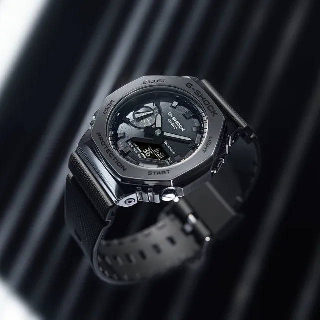 【CASIO 卡西歐】G-SHOCK 酷黑時尚 金屬八角防護構造雙顯錶 禮物 開學(GM-2100BB-1A)