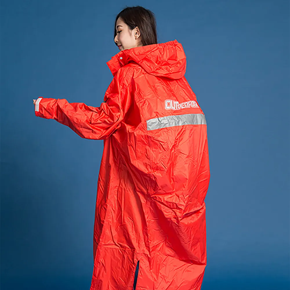 【OutPerform】頂峰 全方位太空背包雨衣-長版(橘紅)
