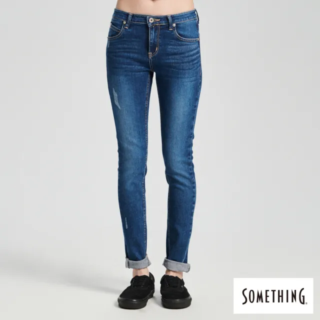 【SOMETHING】女裝 蜜桃中腰緊身窄管直筒牛仔褲(中古藍)