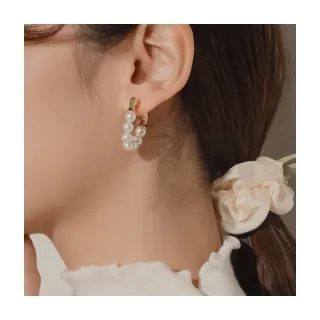 【OB 嚴選】優雅法式珍珠U型對扣式耳環 《XA301》