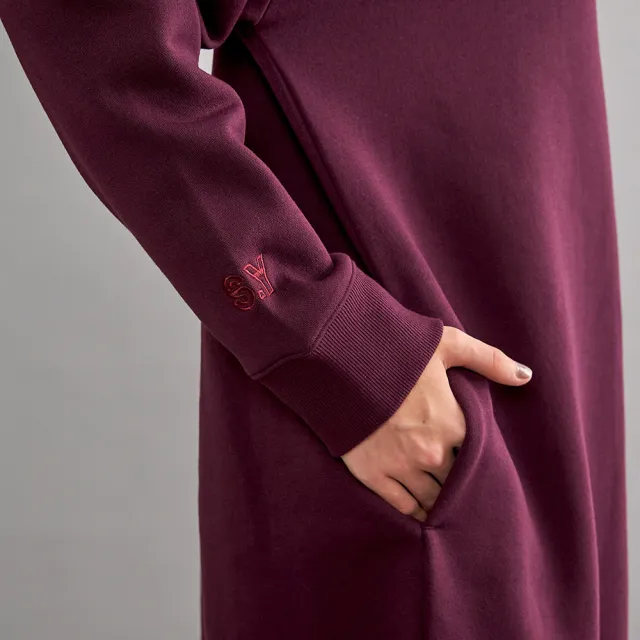 【SKY YARD】簡約刺繡內刷毛長版上衣(紫紅)