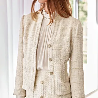 【ILEY 伊蕾】小香宮廷風花呢無領外套(白色；M-XL；1234544002)